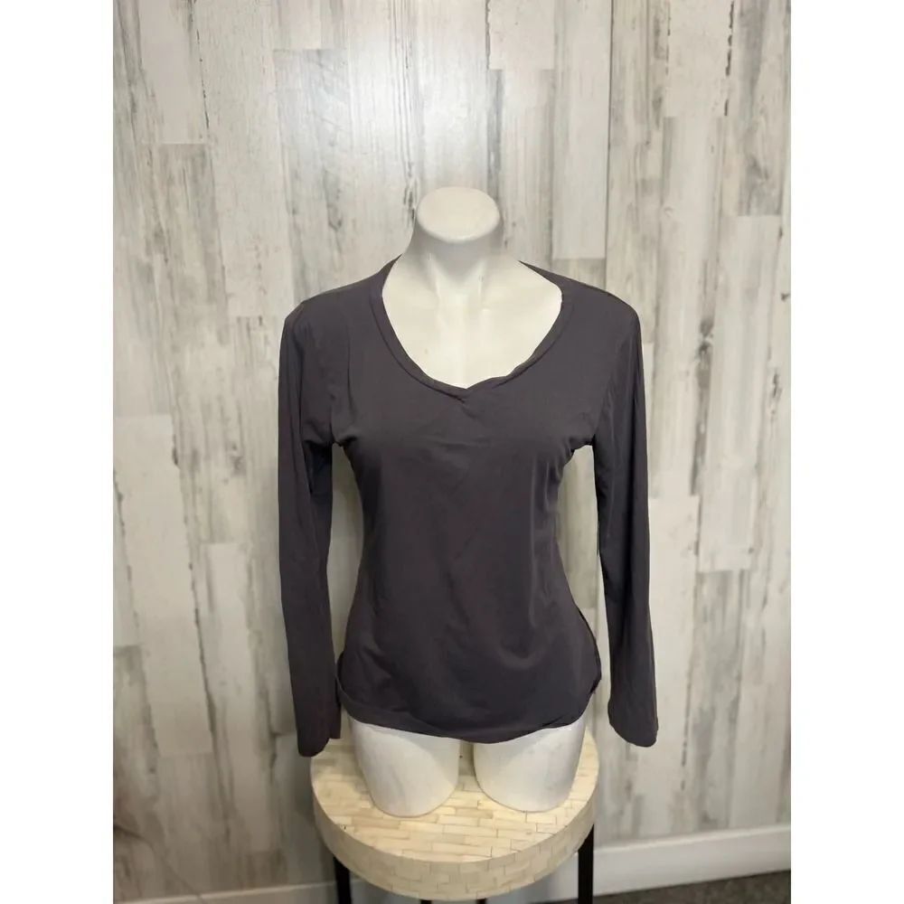 Gray top